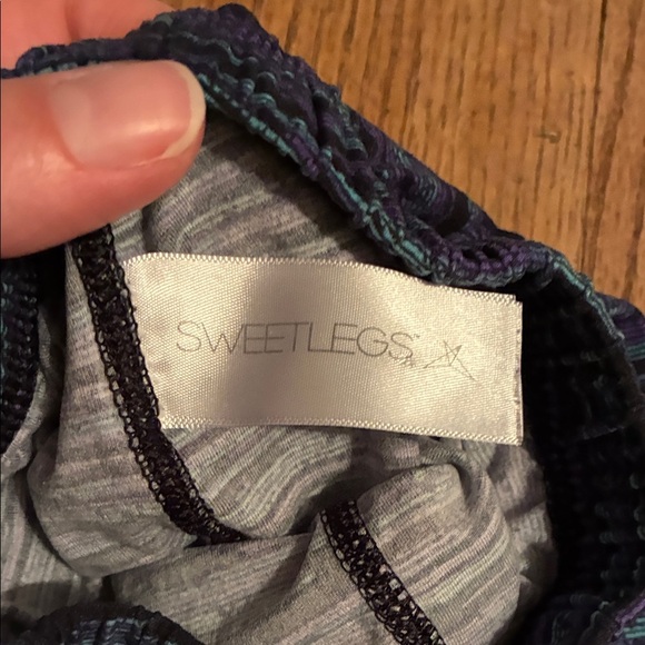 Assorted Kids Pajamas, Dresses, Cardigan and Legging - Picture 14 of 14